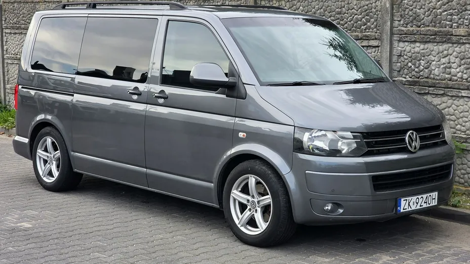 VOLKSWAGEN Multivan -