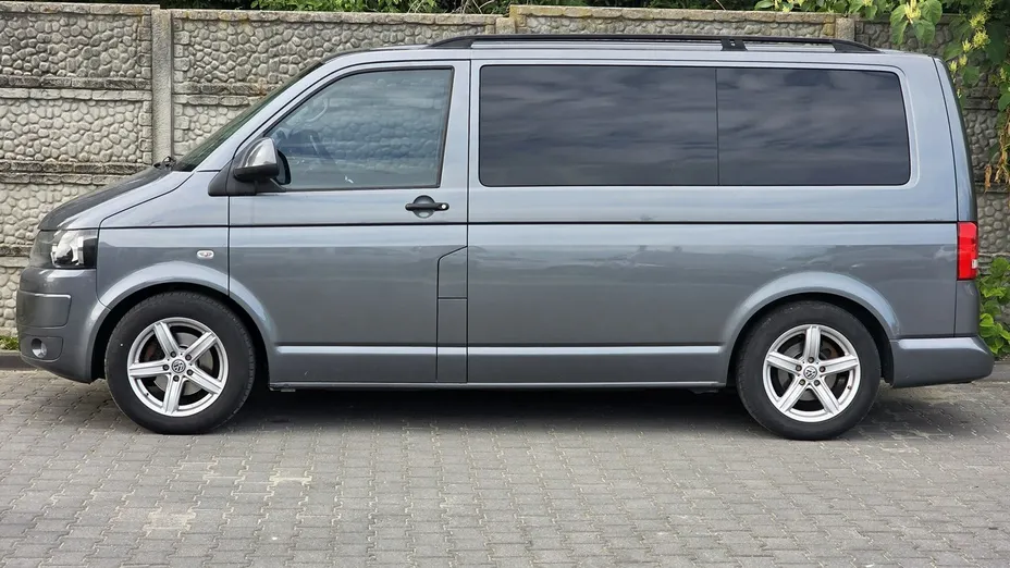 VOLKSWAGEN Multivan -