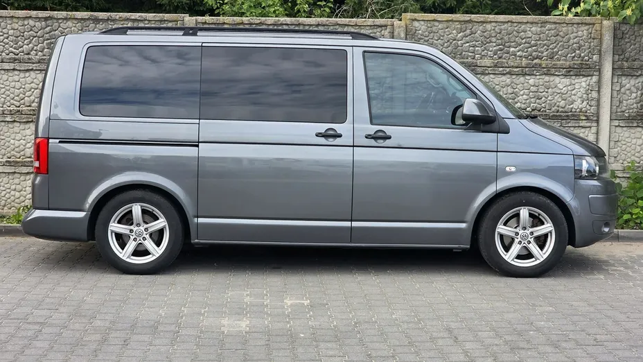 VOLKSWAGEN Multivan -