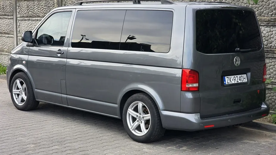 VOLKSWAGEN Multivan -