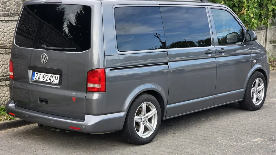 VOLKSWAGEN Multivan -