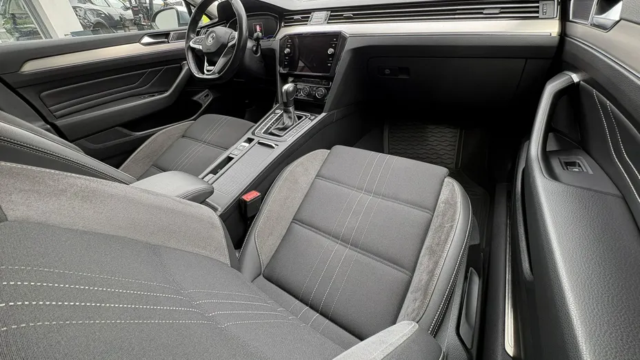 VOLKSWAGEN Passat -