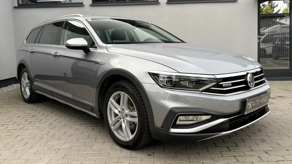 VOLKSWAGEN Passat -