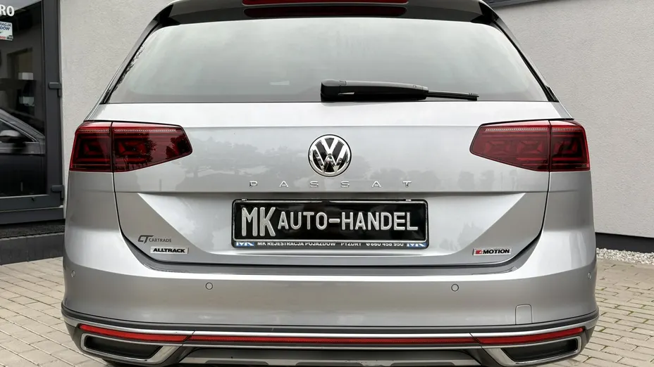 VOLKSWAGEN Passat -