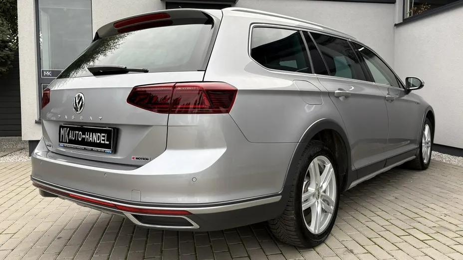 VOLKSWAGEN Passat -