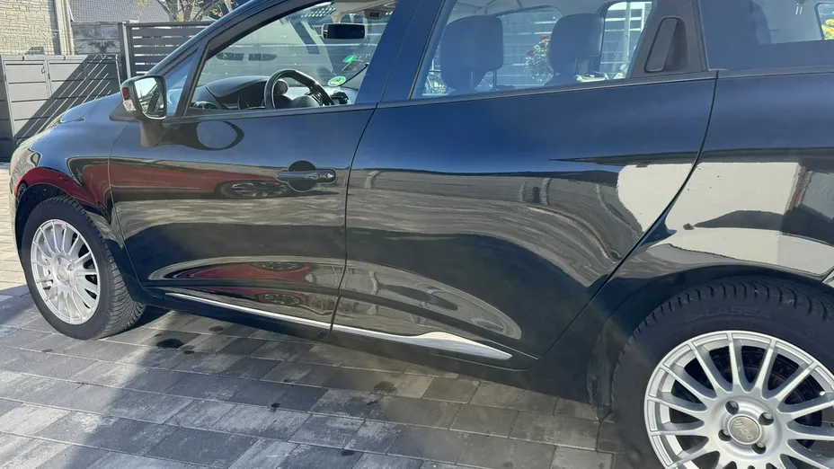 RENAULT Clio -