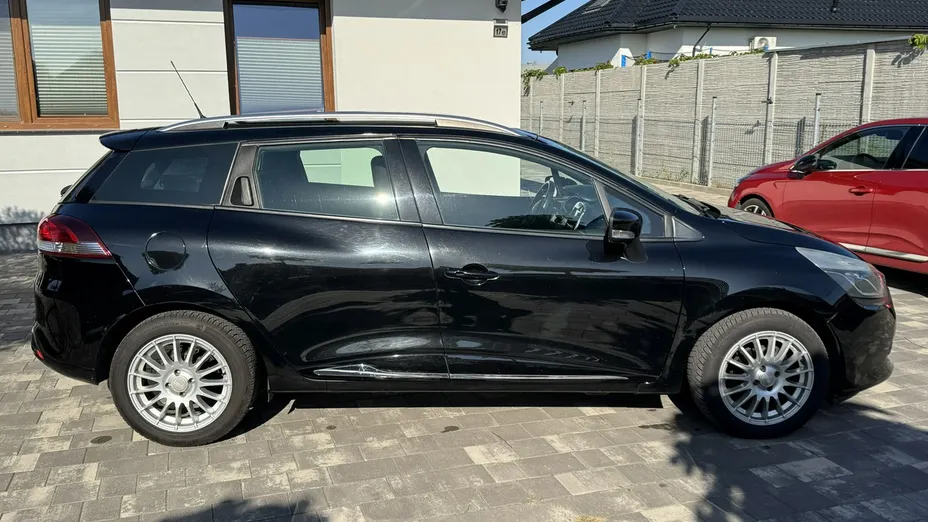 RENAULT Clio -