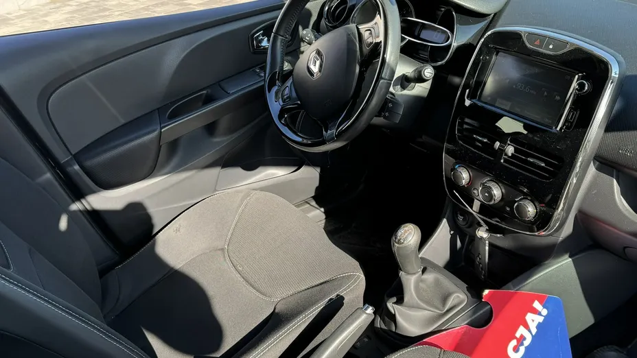 RENAULT Clio -