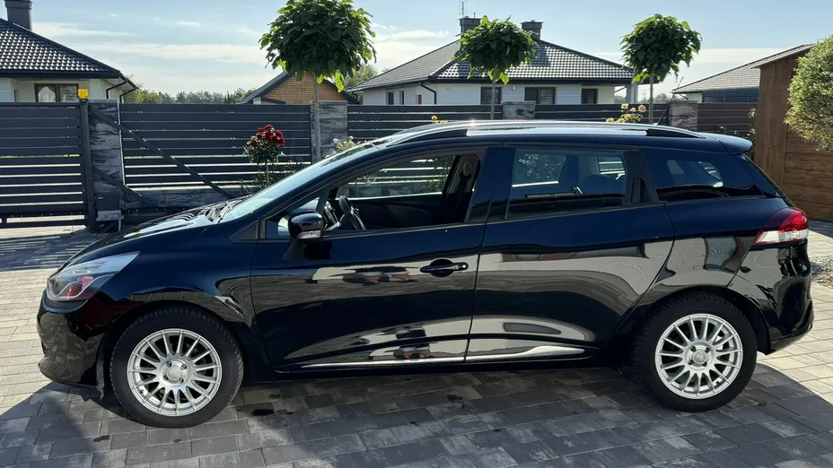 RENAULT Clio -