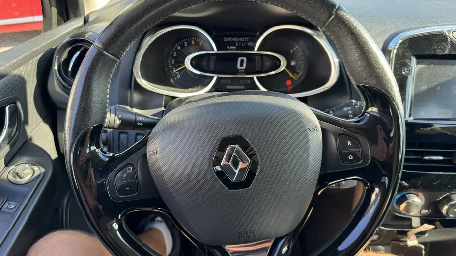 RENAULT Clio -