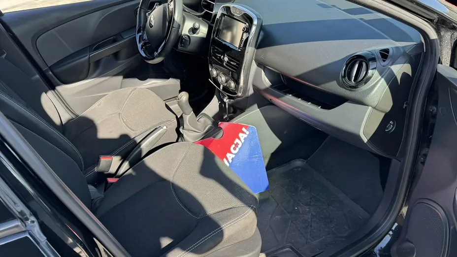 RENAULT Clio -