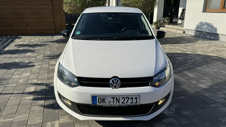 VOLKSWAGEN Polo -