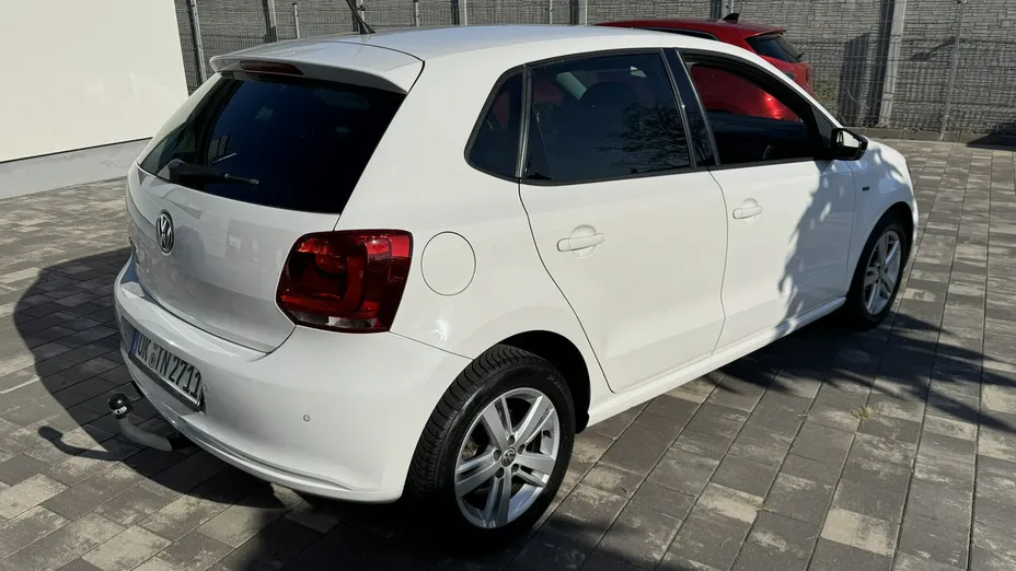 VOLKSWAGEN Polo -