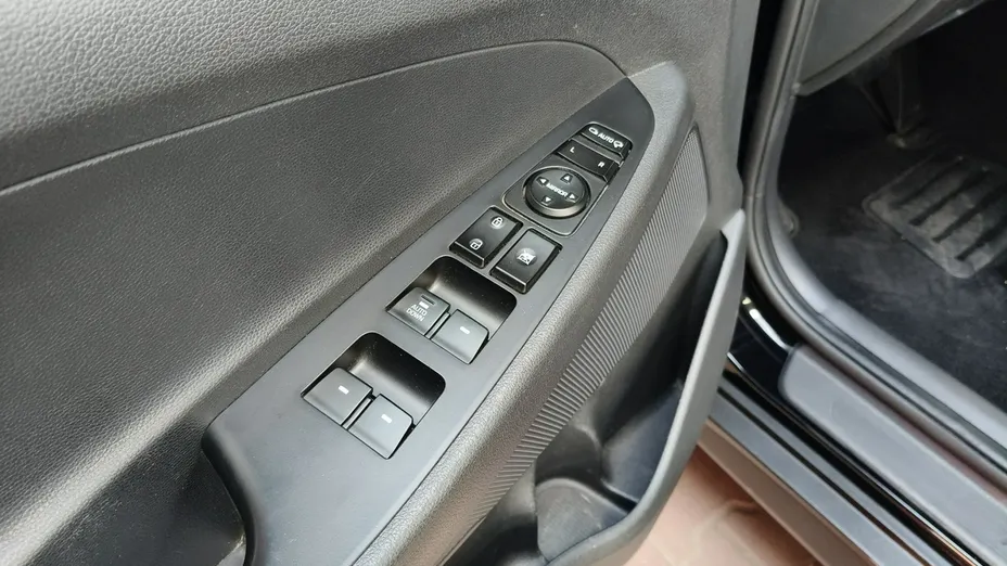 HYUNDAI Tucson -