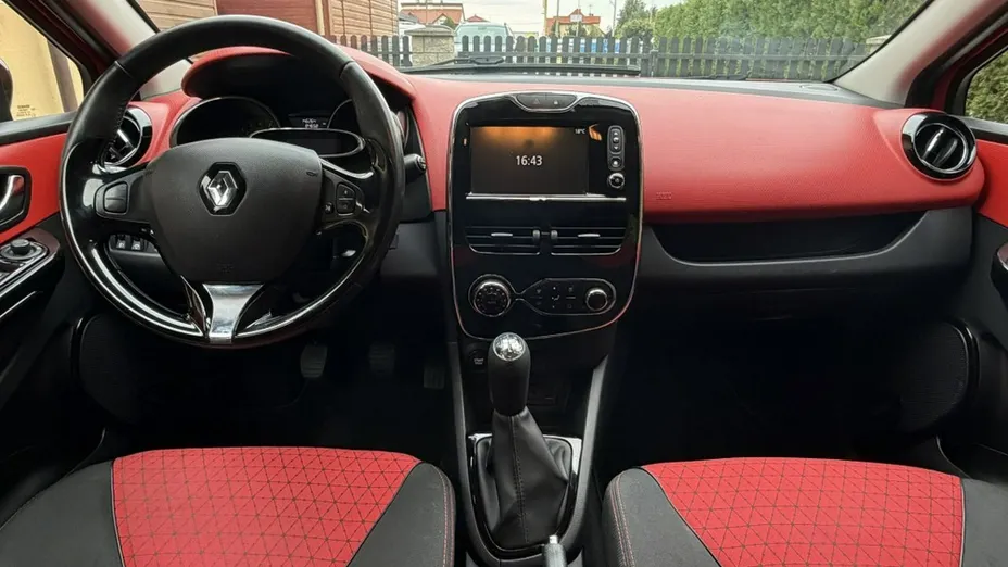 RENAULT Clio -