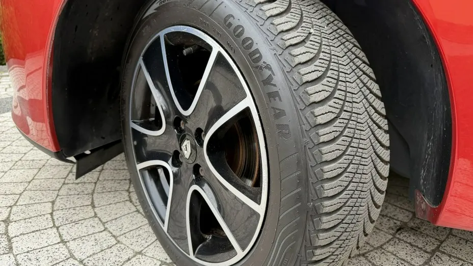 RENAULT Clio -