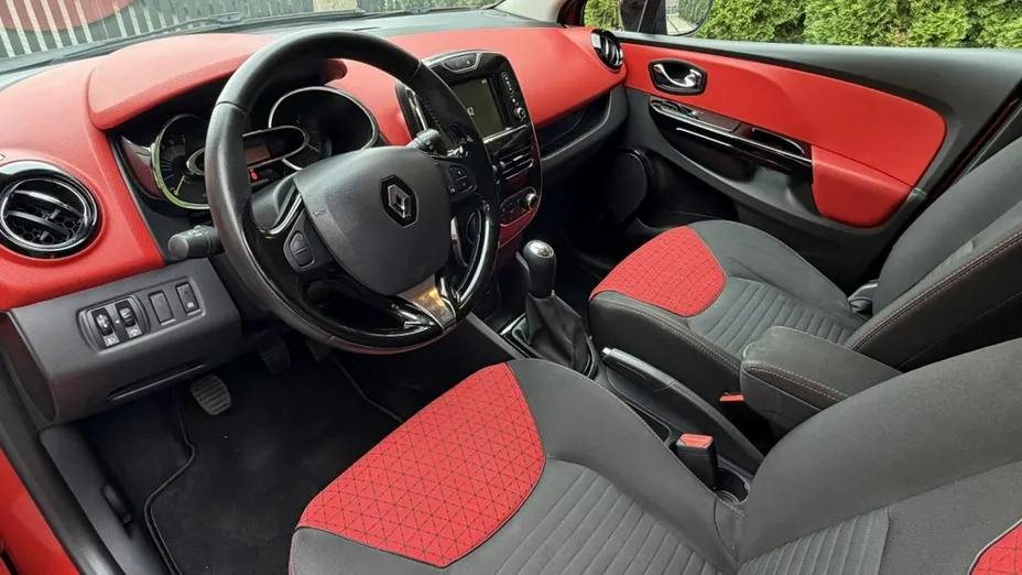 RENAULT Clio -