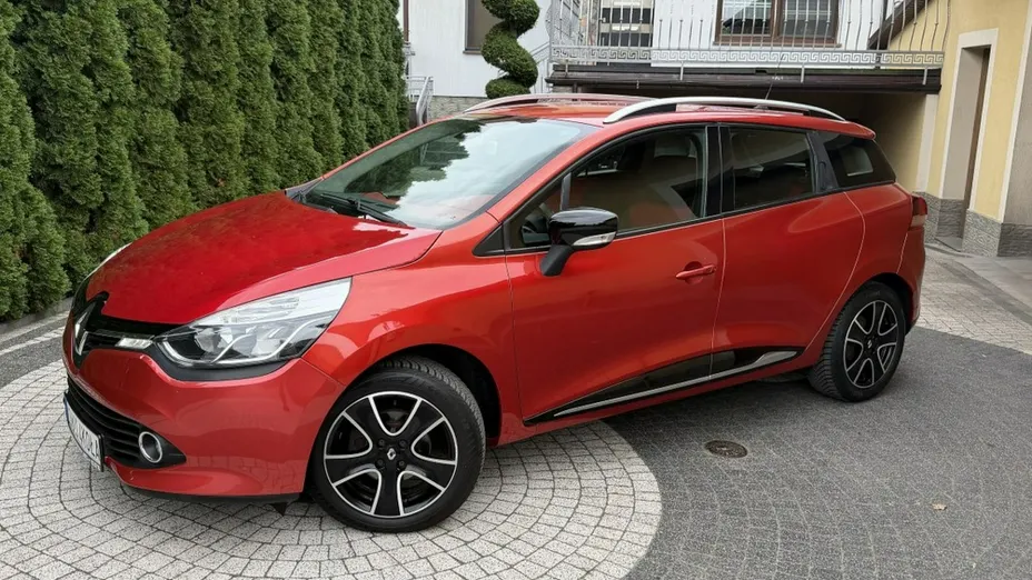 RENAULT Clio -