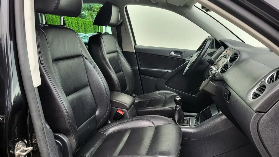 VOLKSWAGEN Tiguan -