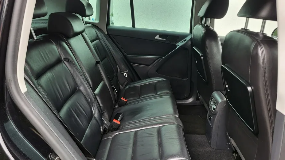 VOLKSWAGEN Tiguan -
