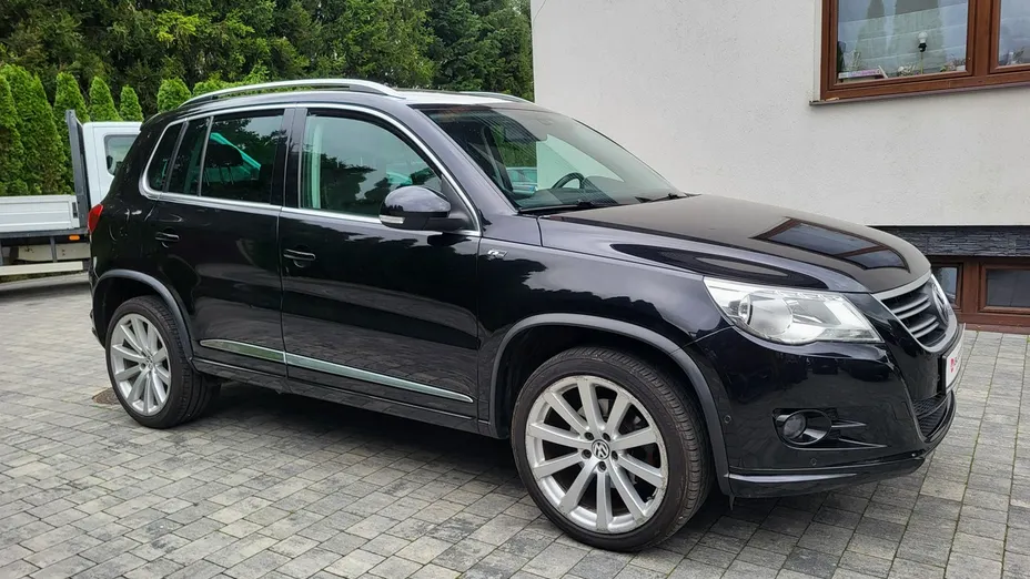 VOLKSWAGEN Tiguan -