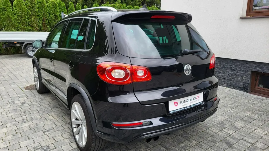 VOLKSWAGEN Tiguan -