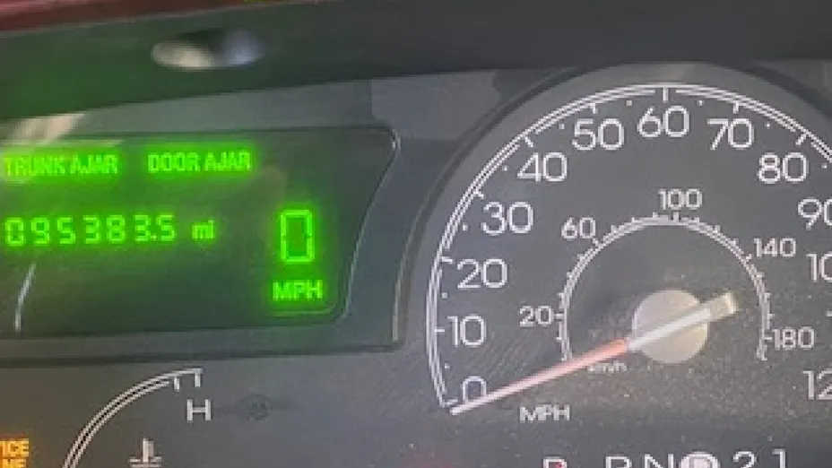 LINCOLN Town Car -