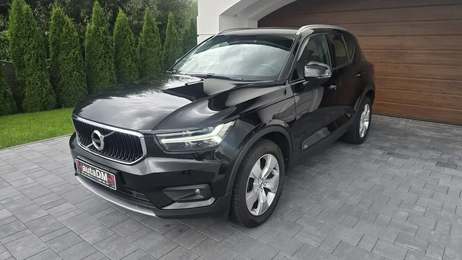 VOLVO XC40 -