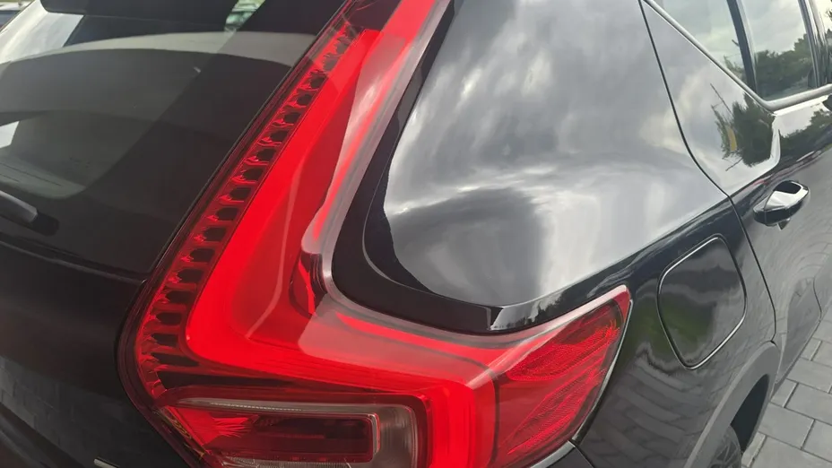 VOLVO XC40 -