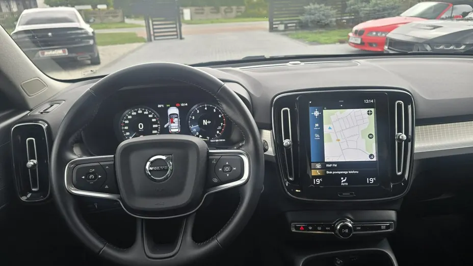 VOLVO XC40 -