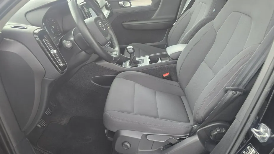 VOLVO XC40 -