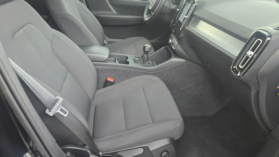 VOLVO XC40 -