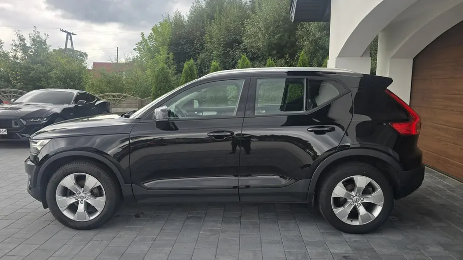 VOLVO XC40 -