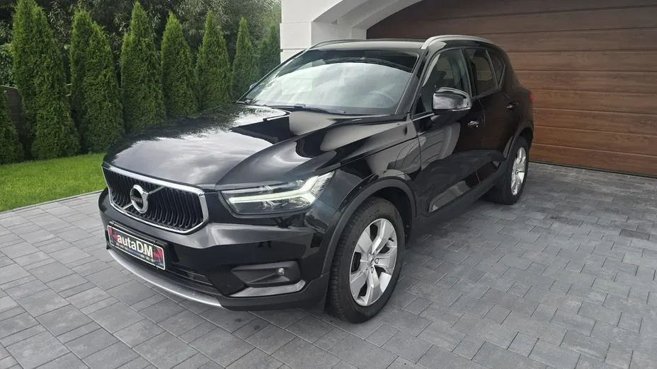 VOLVO XC40 -
