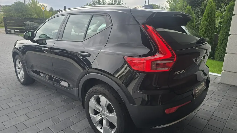 VOLVO XC40 -
