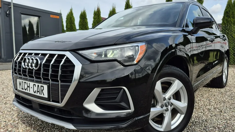 AUDI Q3 -