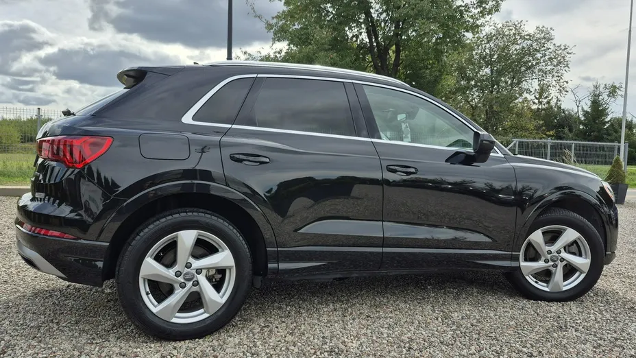 AUDI Q3 -