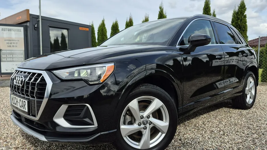 AUDI Q3 -