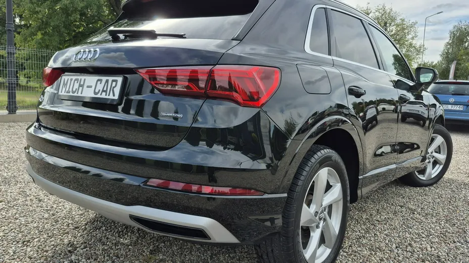 AUDI Q3 -
