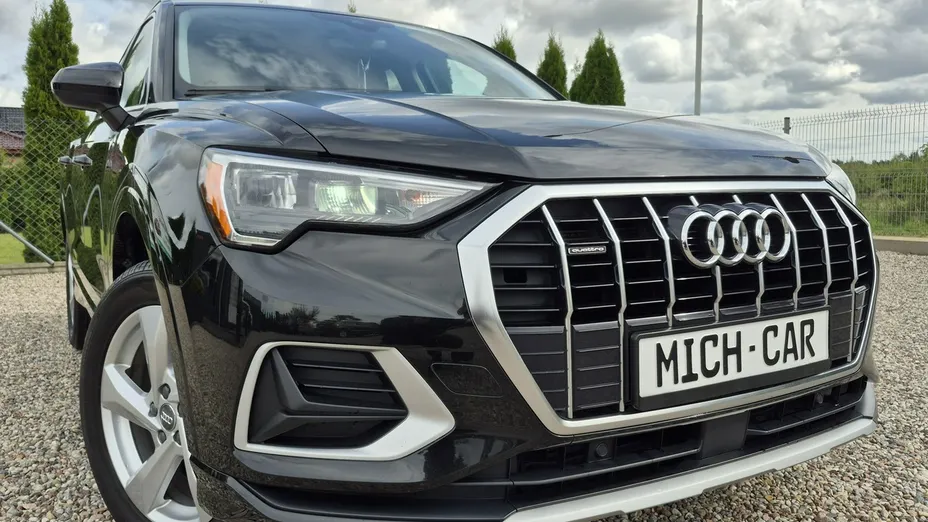 AUDI Q3 -