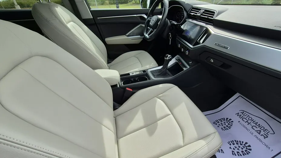 AUDI Q3 -