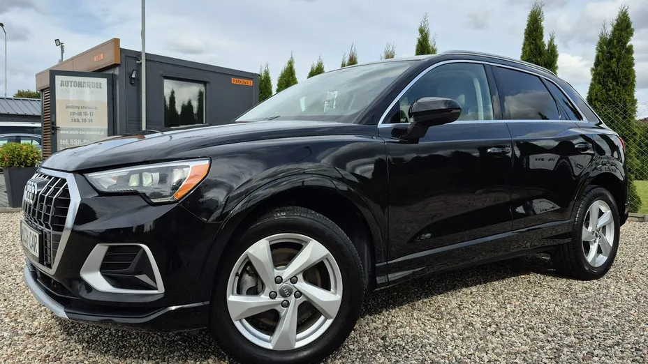 AUDI Q3 -