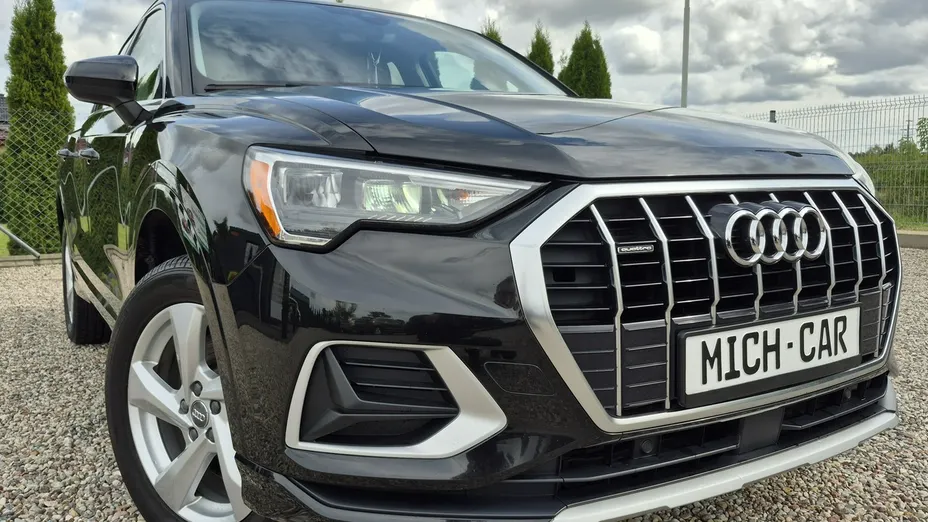 AUDI Q3 -