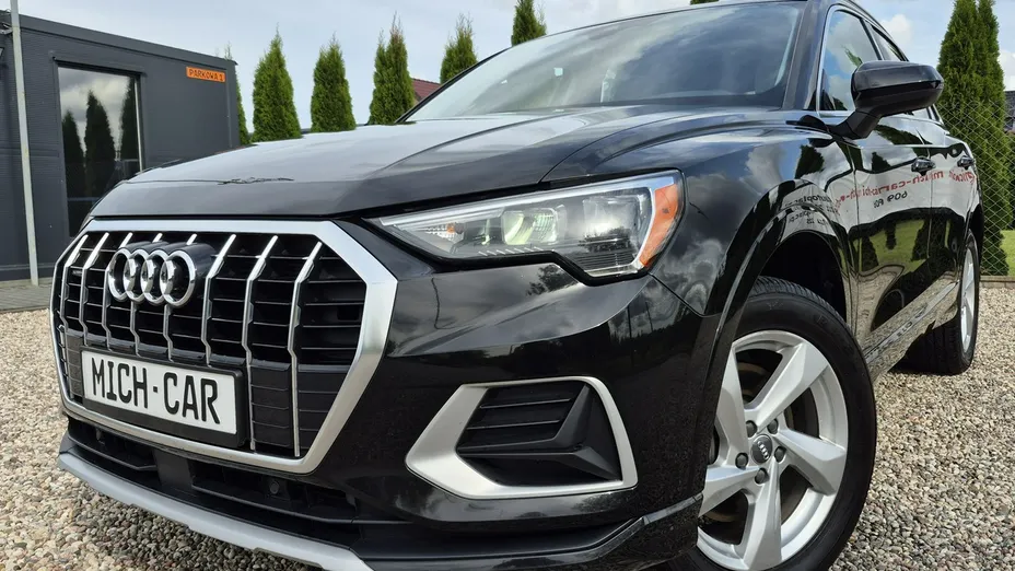 AUDI Q3 -