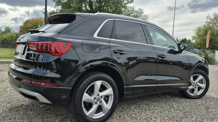 AUDI Q3 -