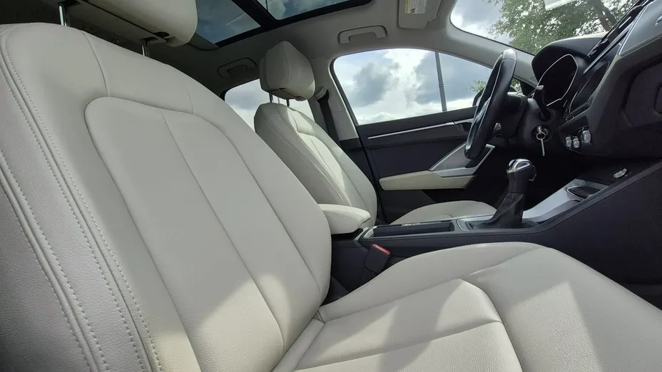 AUDI Q3 -