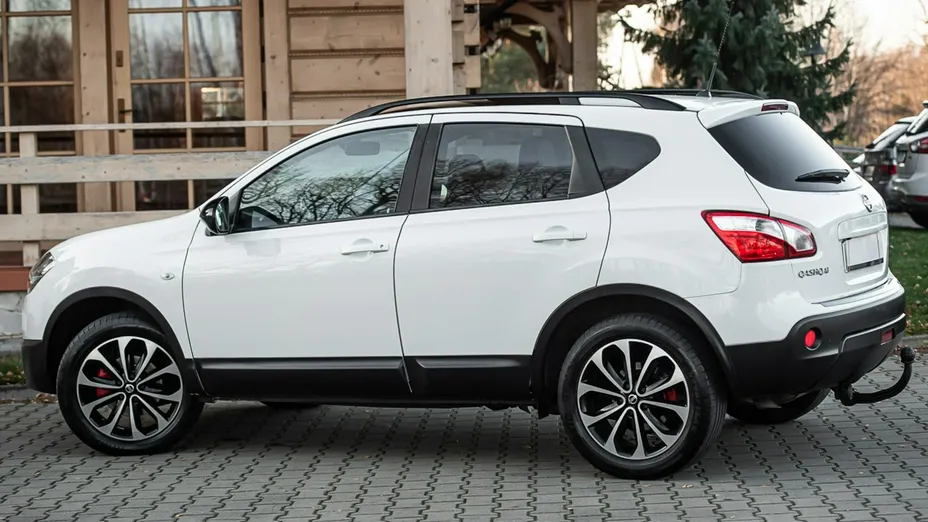 NISSAN Qashqai -