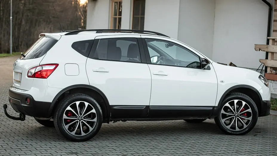 NISSAN Qashqai -