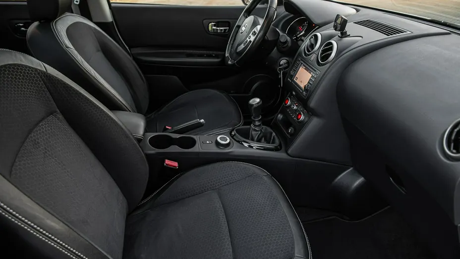 NISSAN Qashqai -