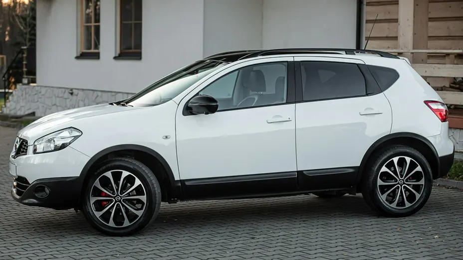 NISSAN Qashqai -